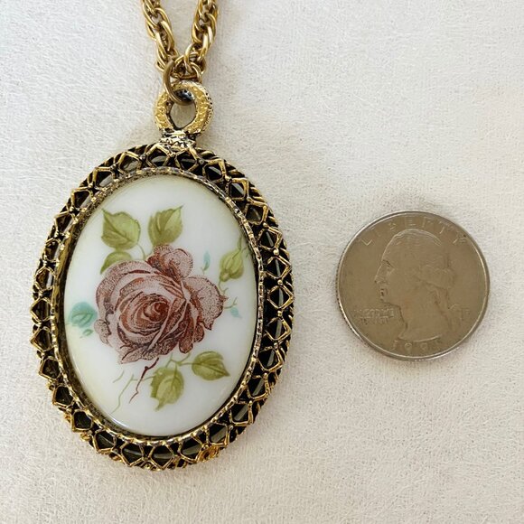 Rose Cameo Pendant Link Chain Necklace Ornate Gold Tone Metal Frame Mirror Back - Picture 8 of 10
